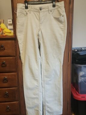 Sonoma Cream Straight-Leg Jeans